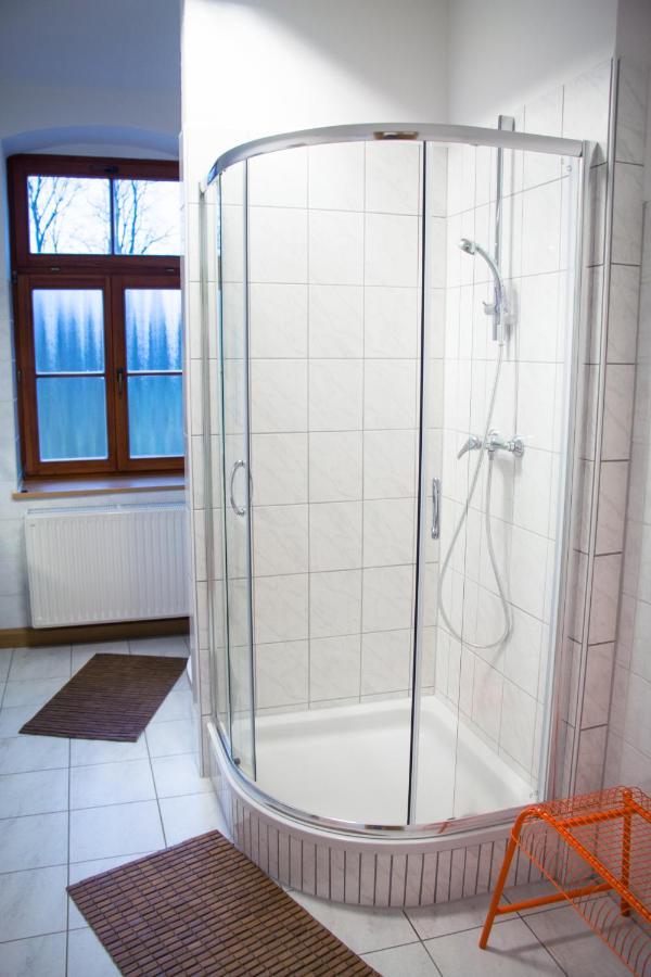 Teichcamp Hostel Grosshartmannsdorf ภายนอก รูปภาพ