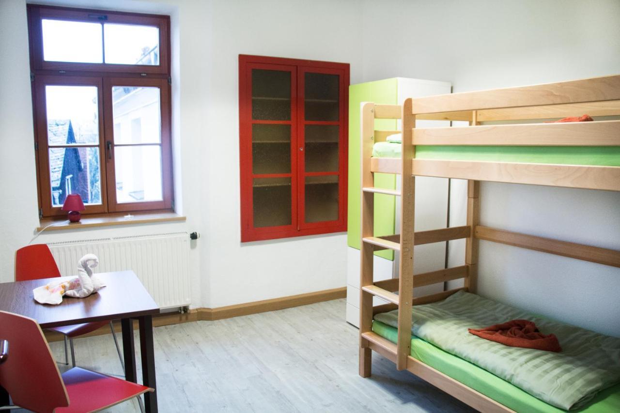 Teichcamp Hostel Grosshartmannsdorf ภายนอก รูปภาพ