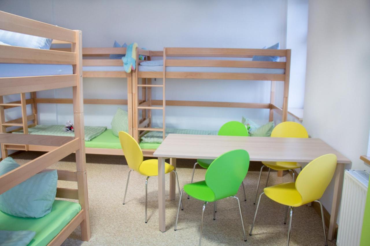 Teichcamp Hostel Grosshartmannsdorf ภายนอก รูปภาพ