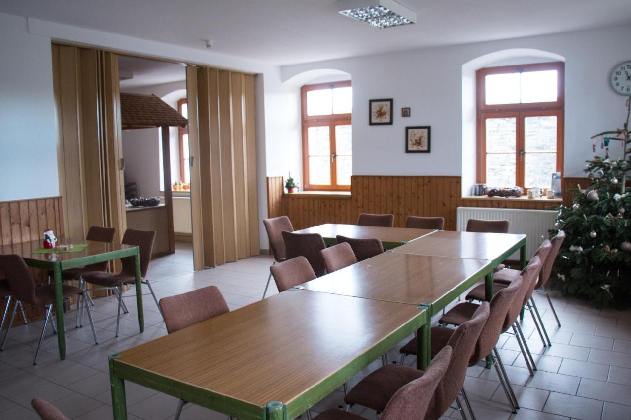 Teichcamp Hostel Grosshartmannsdorf ภายนอก รูปภาพ