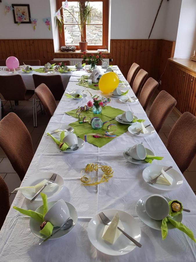 Teichcamp Hostel Grosshartmannsdorf ภายนอก รูปภาพ