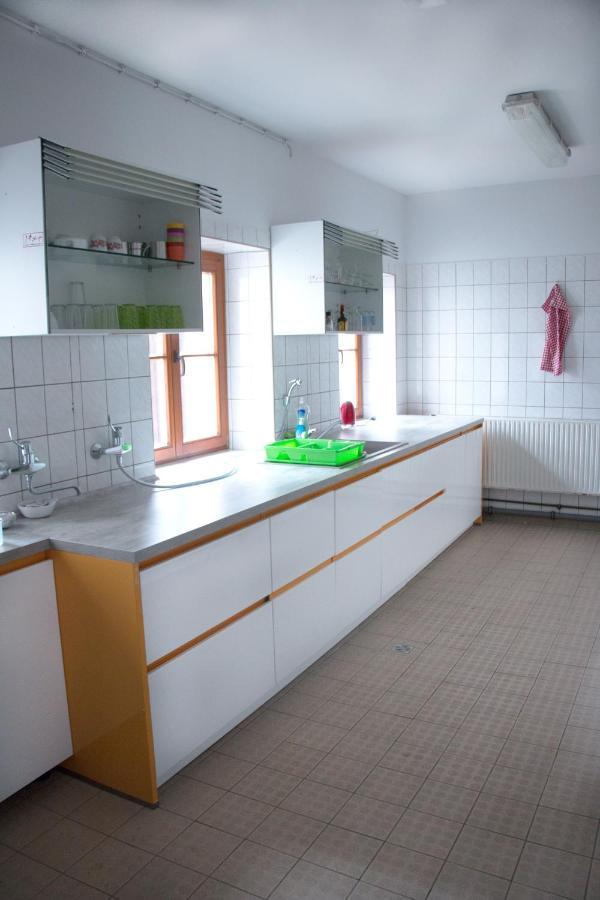 Teichcamp Hostel Grosshartmannsdorf ภายนอก รูปภาพ